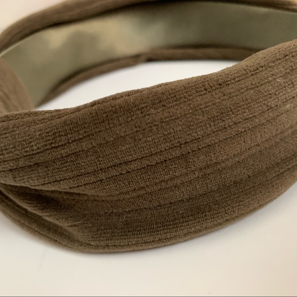 Soft Brown Fabric Headband with Knot Detail - Picture 3 of 4